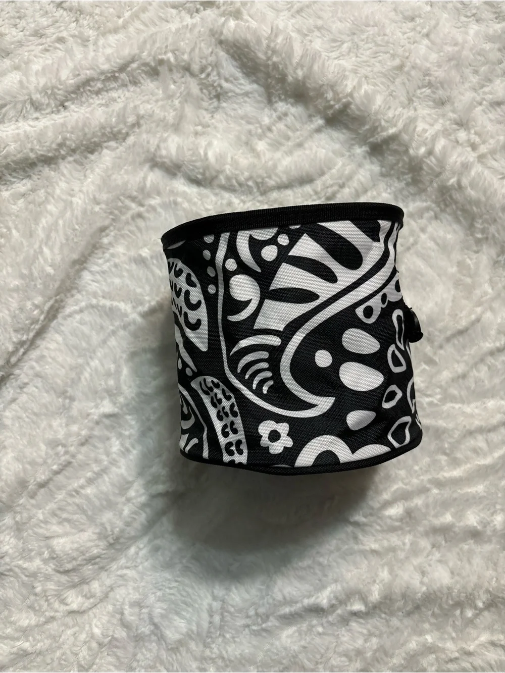 Thirty-One Oh Snap Bin in Playful Parade Black/White Paisley Retired